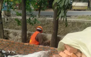 Proyek Taman di Samping Jembatan 6 Rawalumbu Disorot, Sudah Sepekan Berjalan Diduga Tanpa Papan Informasi