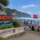 Puluhan Wisatawan Di Sengat Ubur Ubur Beracun , Pengunjung Diminta Waspada