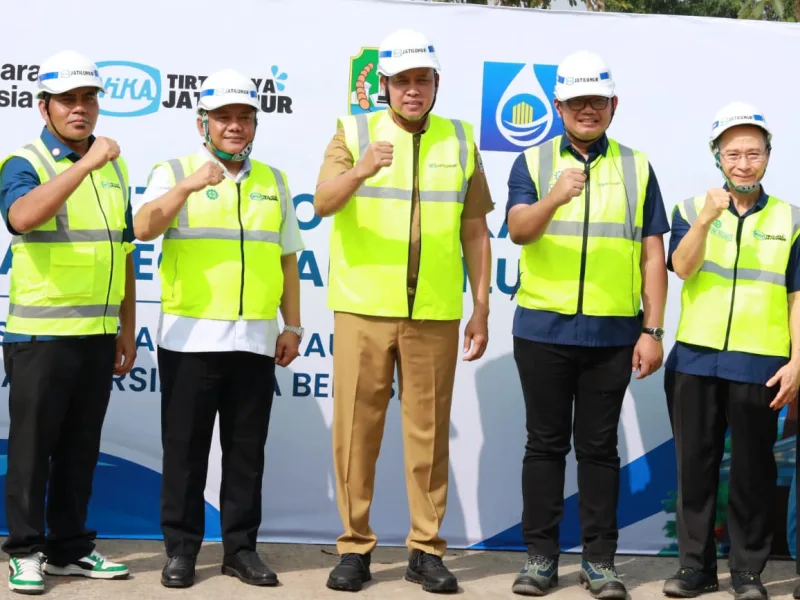 Tri Ardhianto Lepas 11 Water Trucking, Pemkot Bekasi Antisipasi Dampak Kemarau 2026