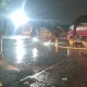 Respon Cepat UPTD TPA Burangkeng Tangani Jalan Licin Pasca Hujan, Pengendara Beri Apresiasi atas Sigap Petugas