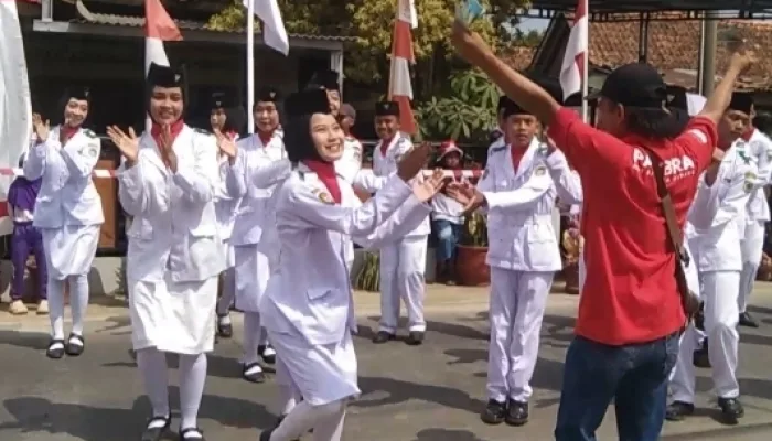 Puncak Acara “Jipang Menyala”: Karnaval Budaya Meriah, Donatur Kusnan – Sumiarti Dianugerahi Apresiasi Warga