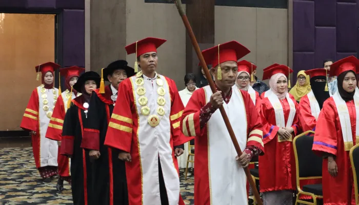 42 Lulusan D III Kebidanan Universitas Bima Sakapenta PSDKU Bogor Dilantik Ketua IBI Jawa Barat